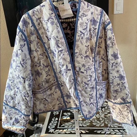 Floral Reversible Quilted Cotton Jacket: Oversized Boho Bomber - Picture 6 of 9